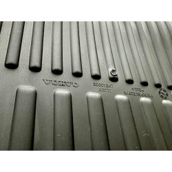 VOLVO EX30 oryginalne dywaniki gumowe na kazda pogode komplet zestaw OE