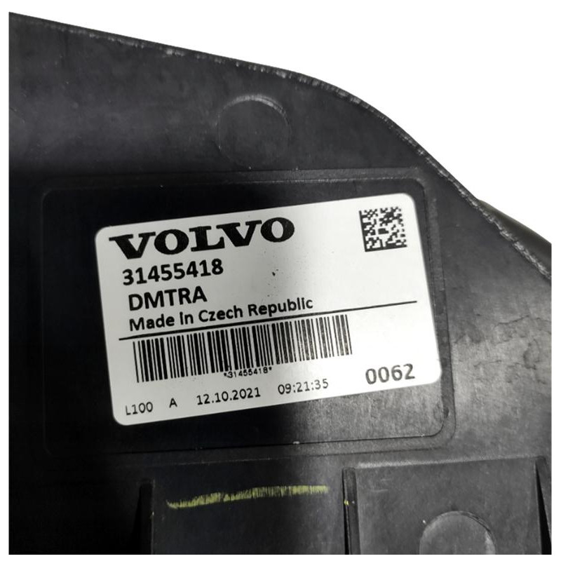VOLVO XC40 dolna kierownica prowadnica powietrza OE 31455418