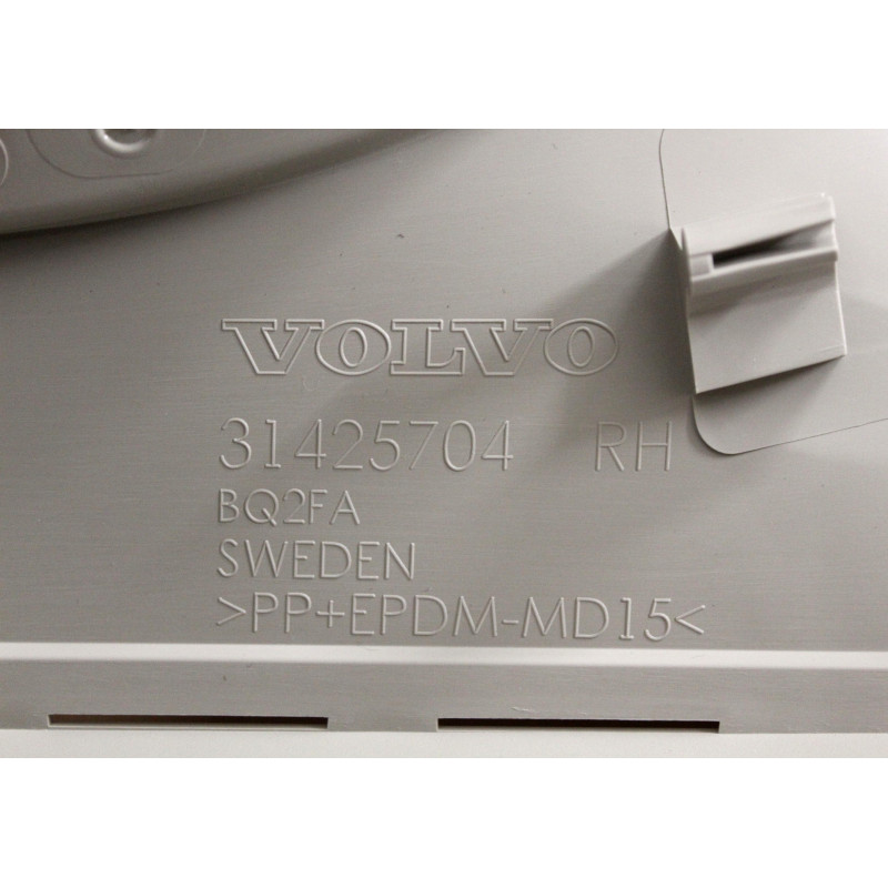 VOLVO XC60 II panel osłona tylny prawy słupek D blondę OE 31688313