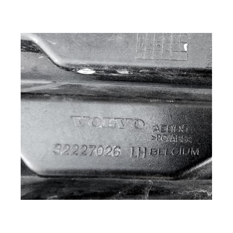 VOLVO S60 III V60 II lewa kratka atrapa zderzak przód R-Design OE 32227026
