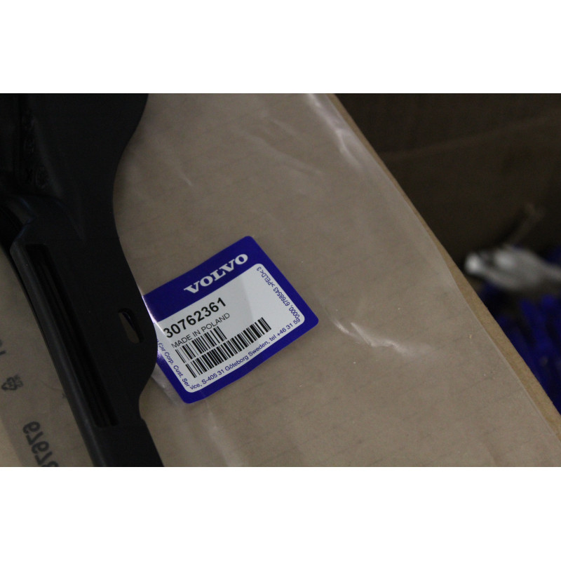 VOLVO XC60 oryginalna listwa uszczelniajaca lewa l OE 30762361