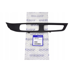 VOLVO XC60 blenda boczka drzwi lewy przód OE