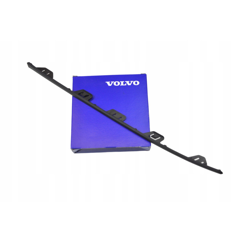 VOLVO XC60 II prawa...