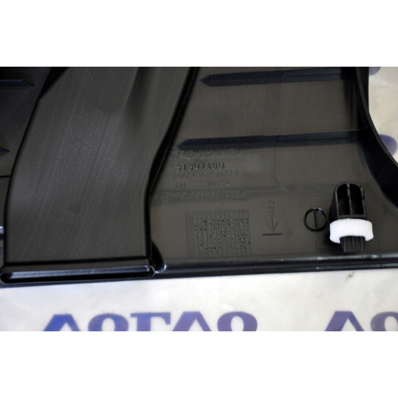 VOLVO S60 V60 osłona lewego środkowego słupka OE 31307480