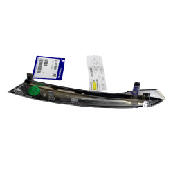 VOLVO V50 V70 Przednia prawa listwa chrom w zderzak 31323988 OE