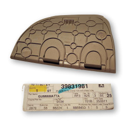 VOLVO XC90 II wykładzina gumowa boczka lewy tył 39831981