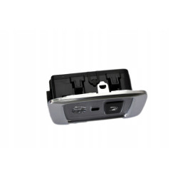 VOLVO XC60 Tylna lewa lampka podsufitki 32289789 OE