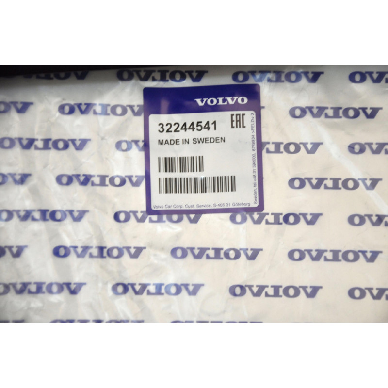 VOLVO XC60 Zaślepka wygłuszeni przód prawy błotnik 32338467 OE
