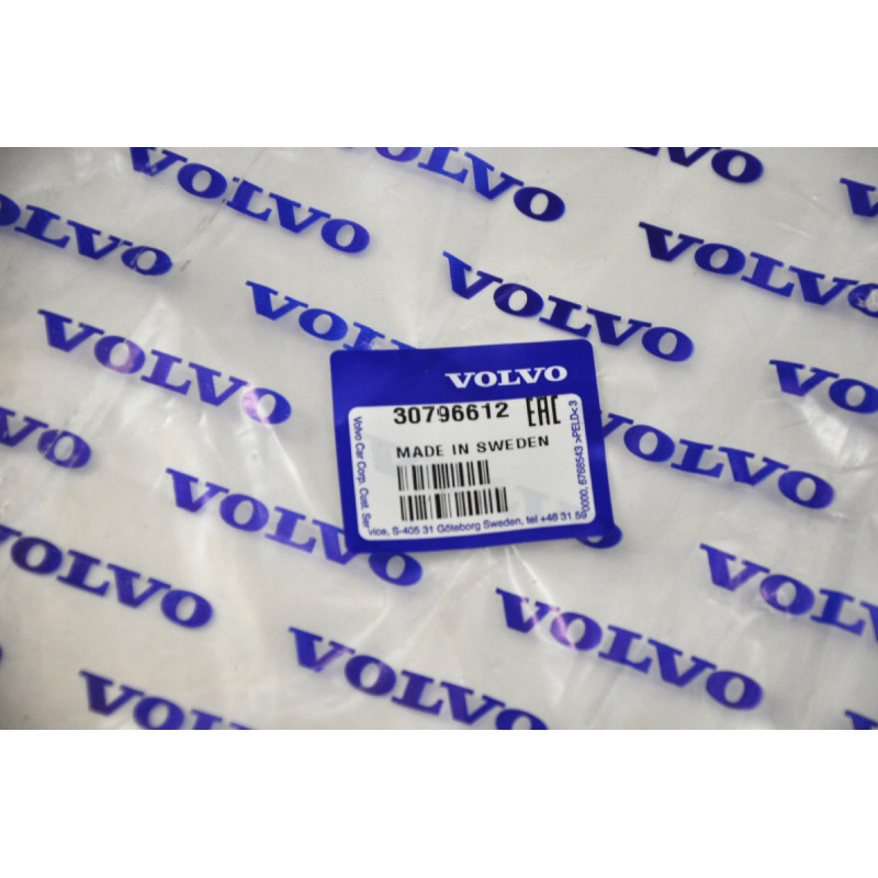 VOLVO V70 przednia lewa kratka w zderzak PDC OE 30796612