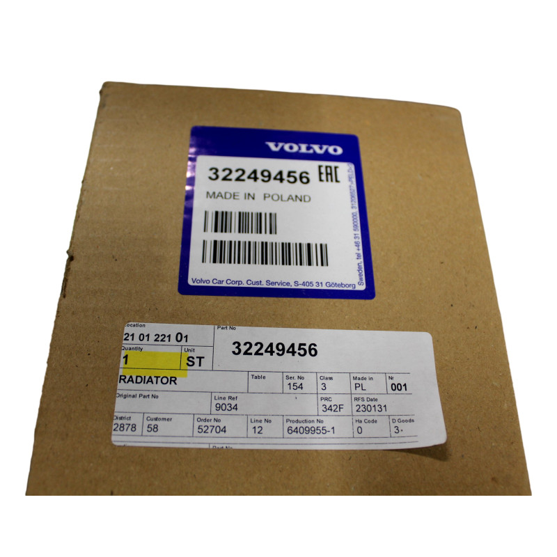 VOLVO XC40 chlodnica wody płynu chłodzącego OE