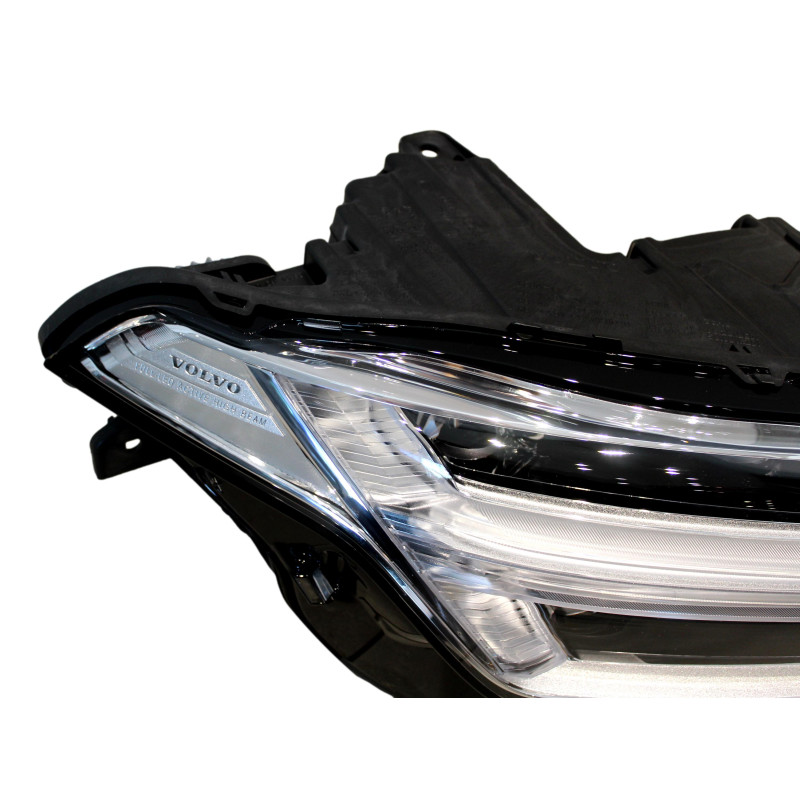 VOLVO XC90 II lampa przednia prawy reflektor LED