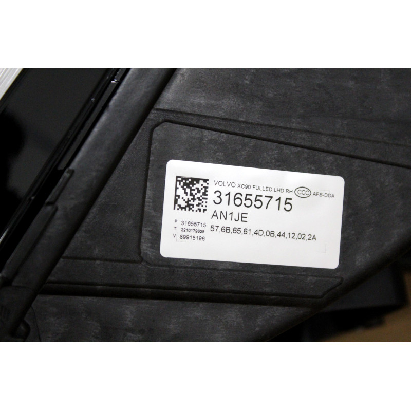 VOLVO XC90 II lampa przednia prawy reflektor LED