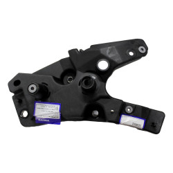 VOLVO XC60 II lewe mocowanie wspornik błotnika OE