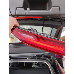 Oryginalna lampa klapy bagażnika tylna prawa 32293884-W OUTLET