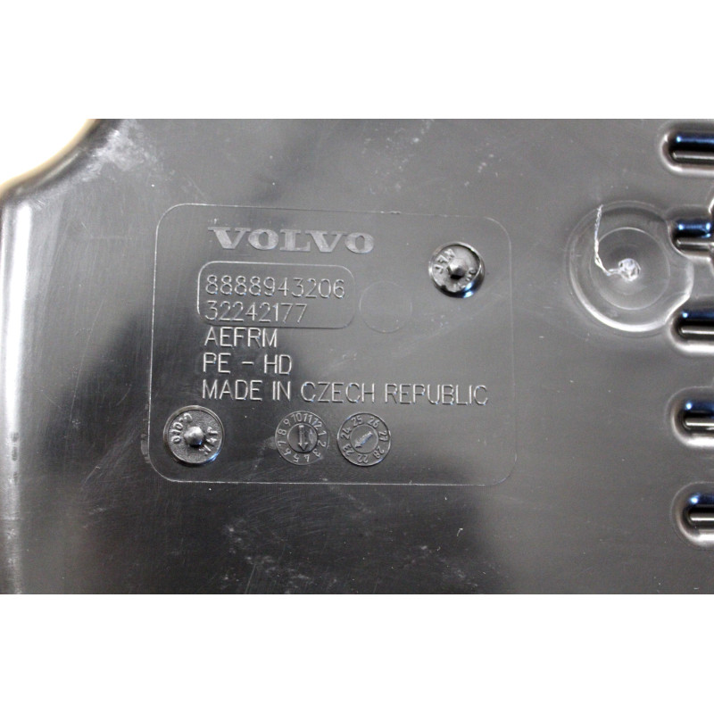 VOLVO XC40 zbiornik bak mocznika czynnika AdBlue z pompa OE