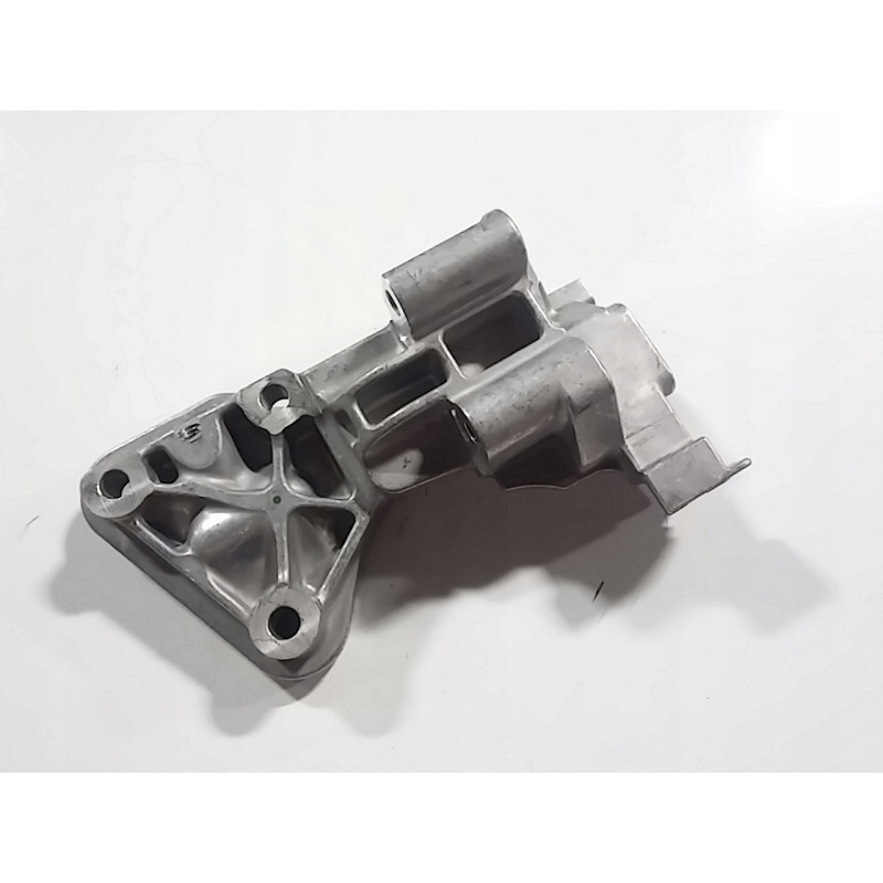 VOLVO C30 C70 S40 V50 przedni wspornik lapa silnik