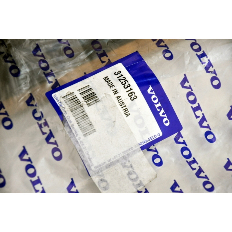VOLVO XC60 mocowanie prawego progu R-Design OE 31253163