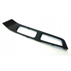 VOLVO XC60 blenda boczka drzwi prawy przod OE 39823335