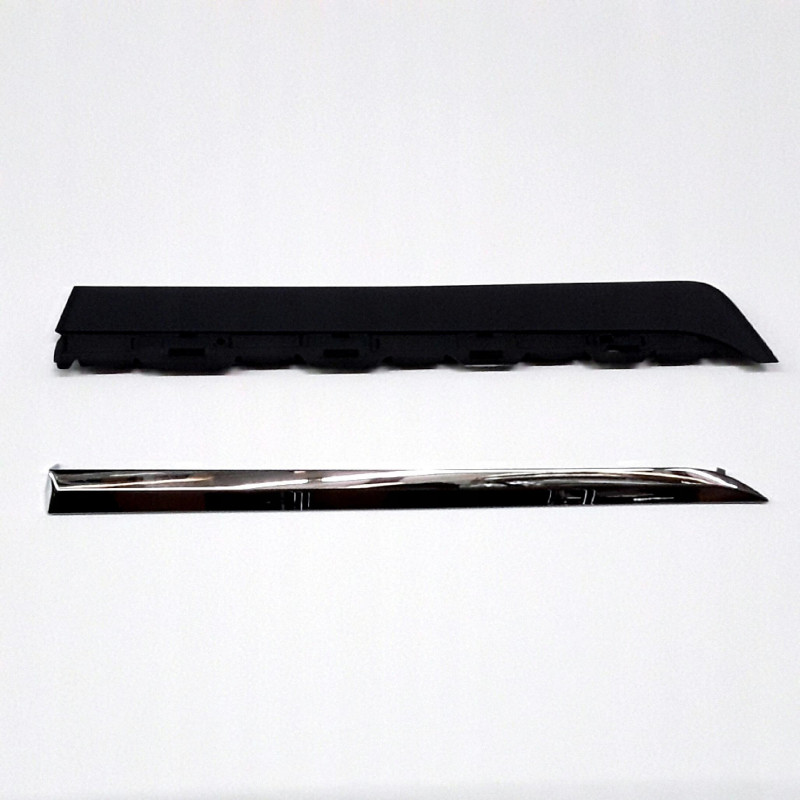 VOLVO XC60 listwa drzwi...