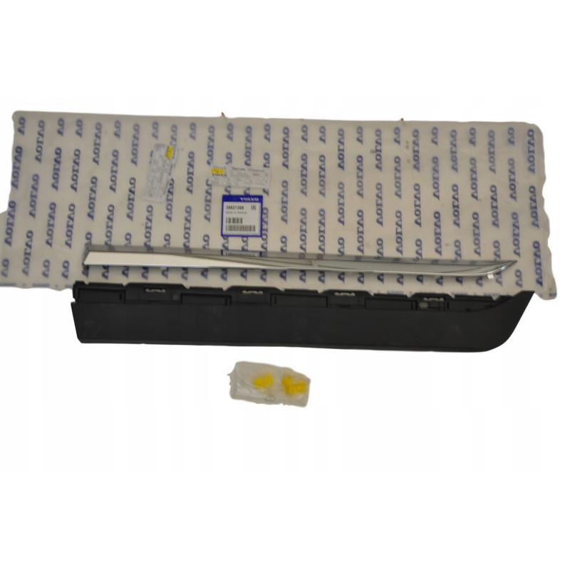 VOLVO XC60 listwa drzwi...