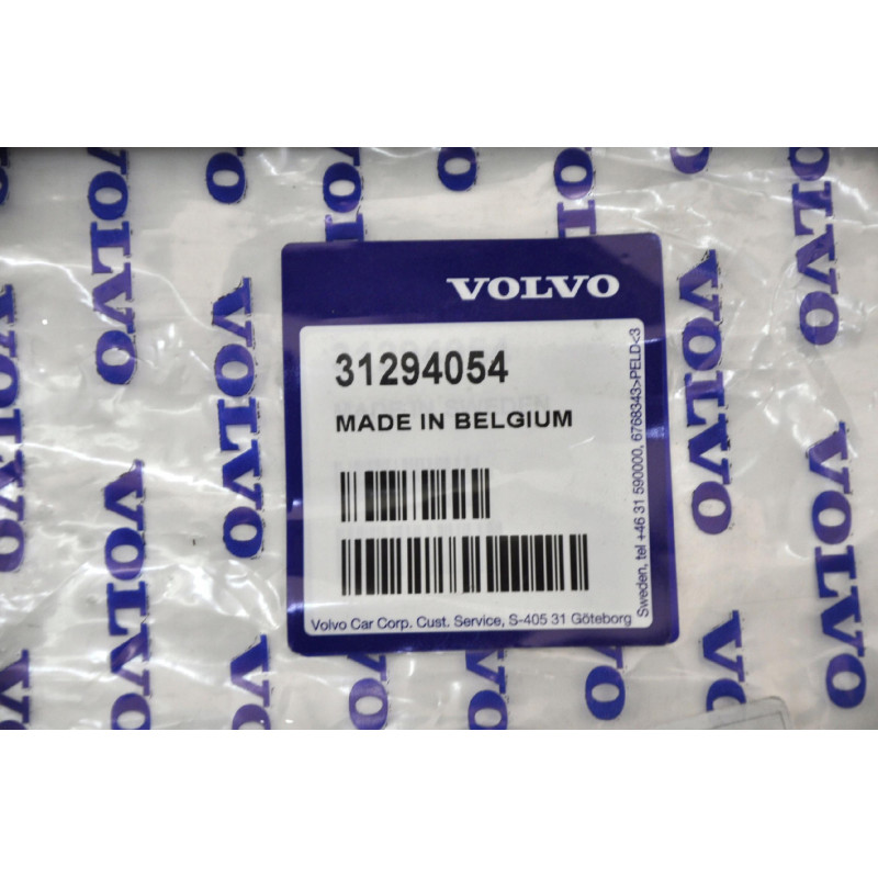 VOLVO XC60 srodkowa kratka zderzaka przod PDC OE