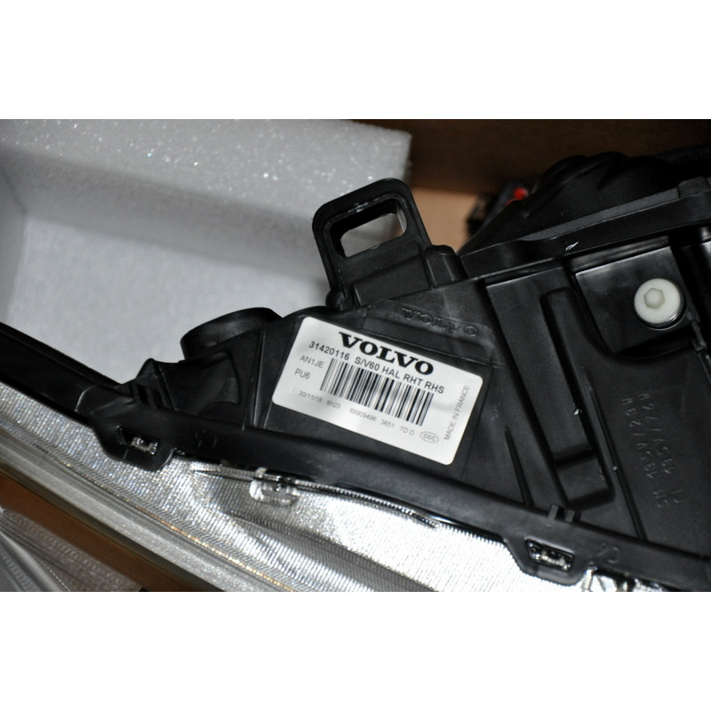 VOLVO V60CC lift prawa lampa reflektor eur NOWA OE 31420116