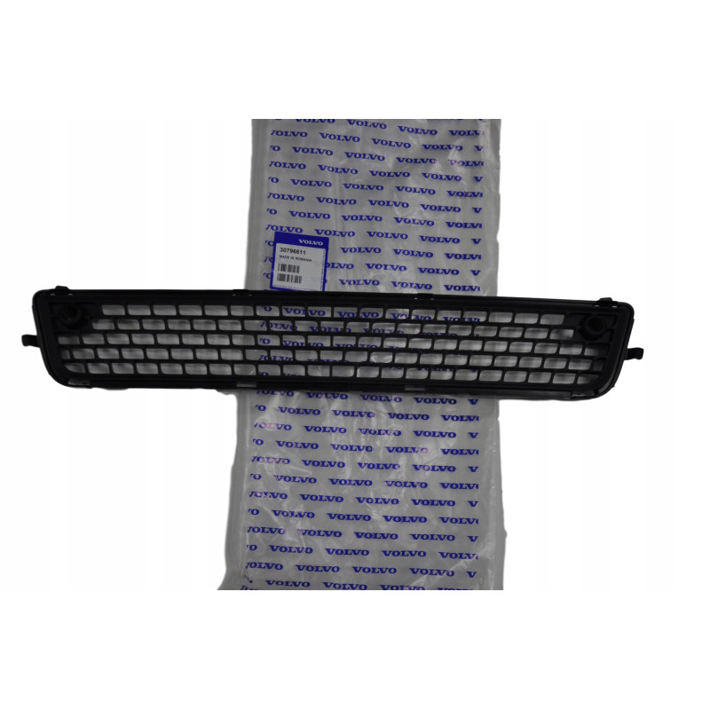 VOLVO V70 R-DESIGN srodkowa kratka w zderzak przod