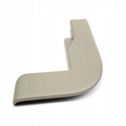 VOLVO XC90 II osłona prawego zawiasu fotela 3 rząd 39831242