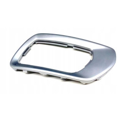 VOLVO XC70 przednia prawa kratka w zderzak OE 30744507