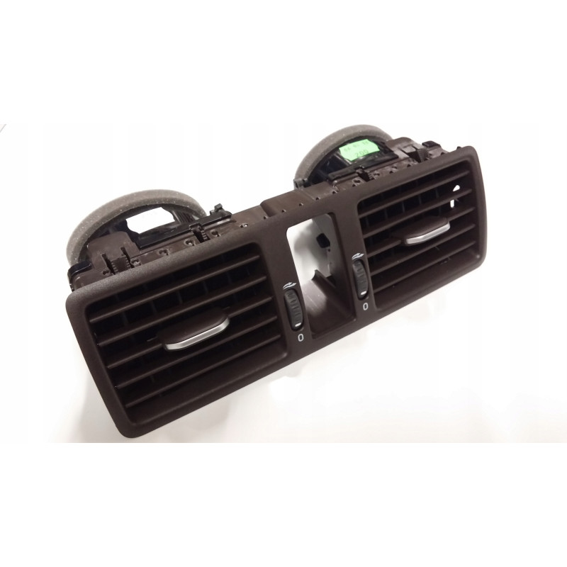 VOLVO XC90 srodkowa kratka...