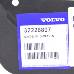 VOLVO XC40 chlapacz przednie prawe nadkole OE 32226807