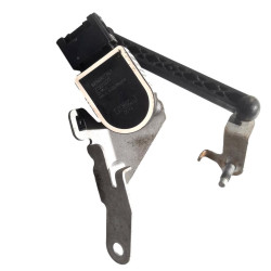 VOLVO XC40 czujnik poziomowania swiatel LED prawy przod OE 32246111