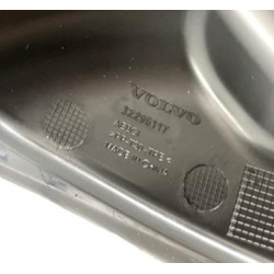 VOLVO XC60 II wlot ramka chlodnicy kierownica prowadnica powietrza OE